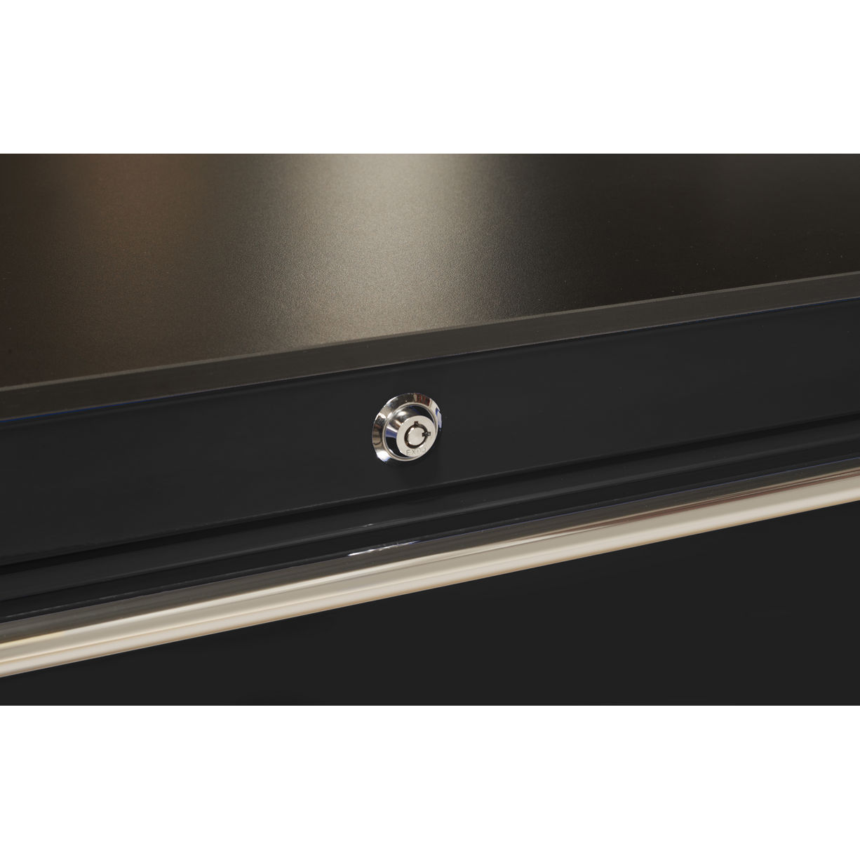 Extreme Tools® RX Series 72” 19 Drawer Professional Triple Bank Roller Cabinet - Image 7
